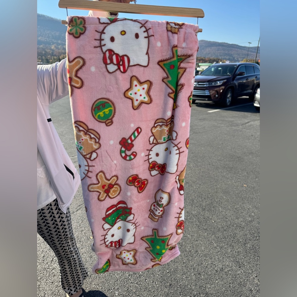 Hello Kitty Christmas Blanket